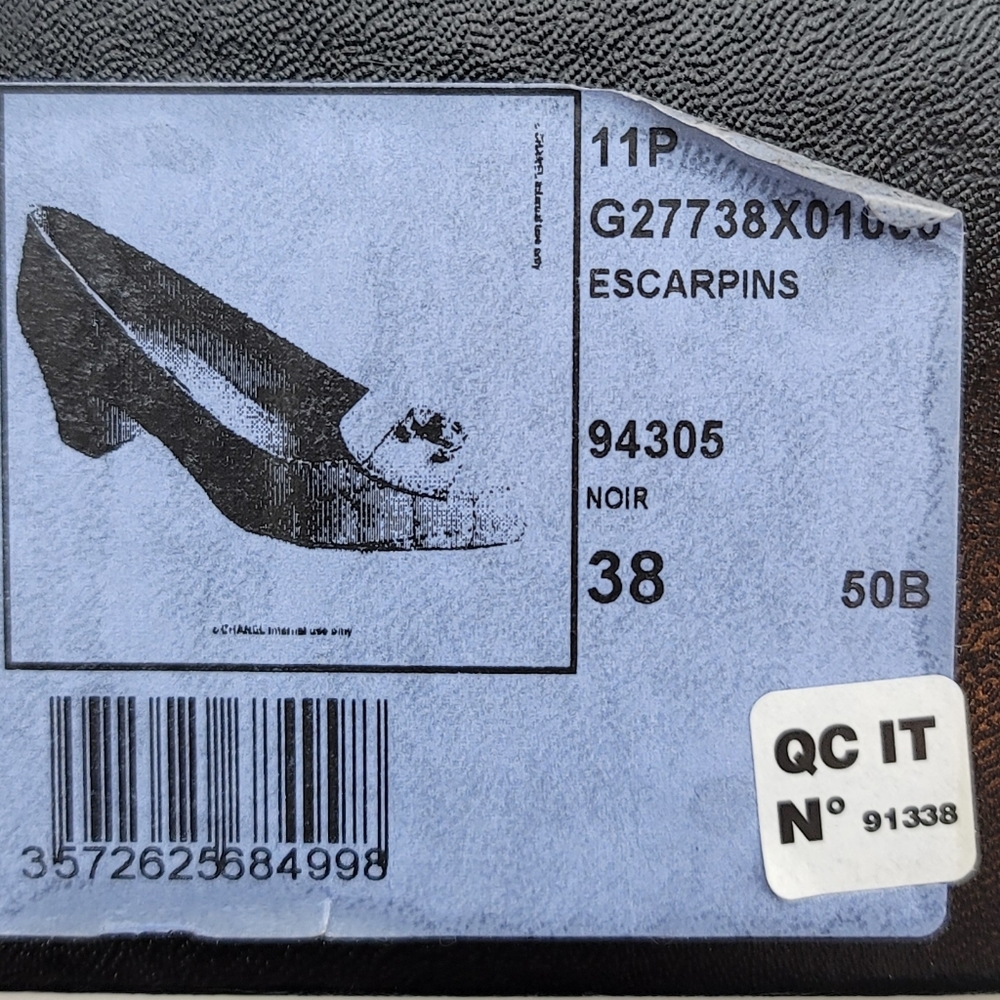 Chanel CC Black Quilted Leather Block Heels Pumps Size 38 - Picture 9 of 9